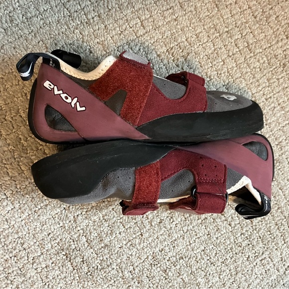 Evolv Elektra rock climbing shoes, size 7.5 but they run small in my opinion - Picture 3 of 4